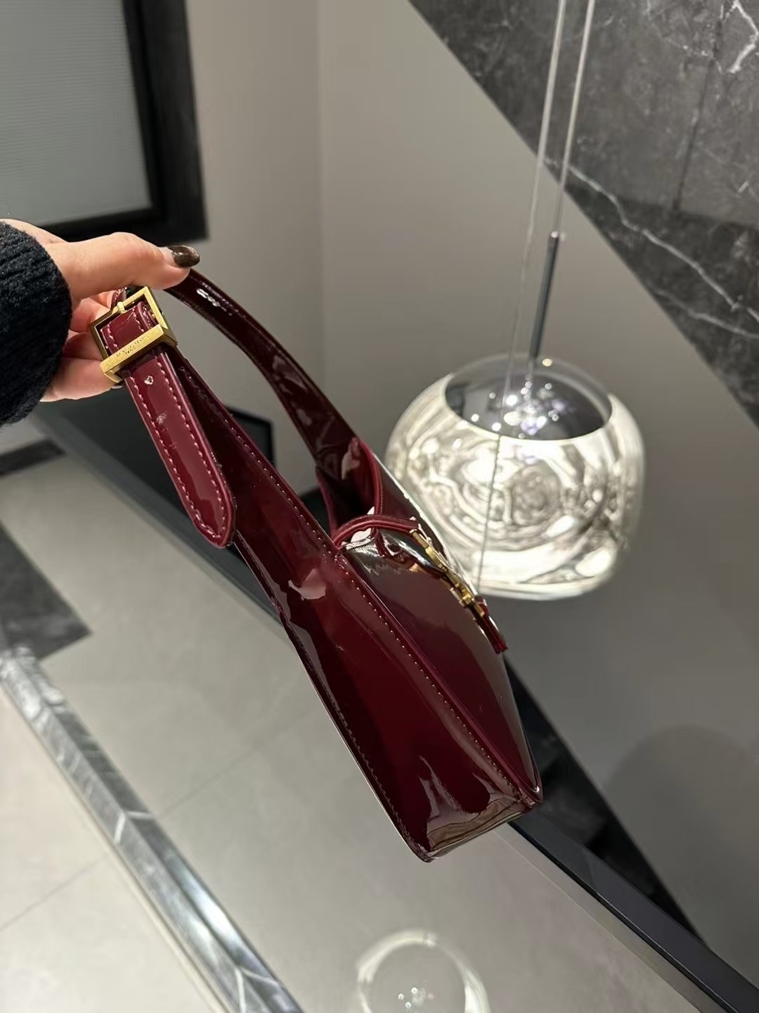YSL HOBO Patent leather armpit bag
