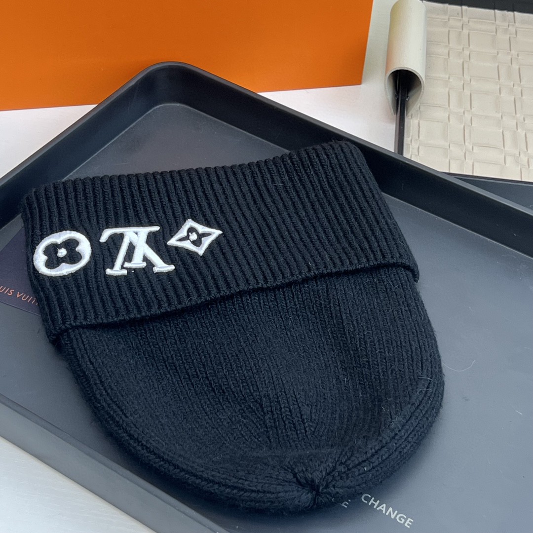 Louis Vuitton LV Headline Beanie