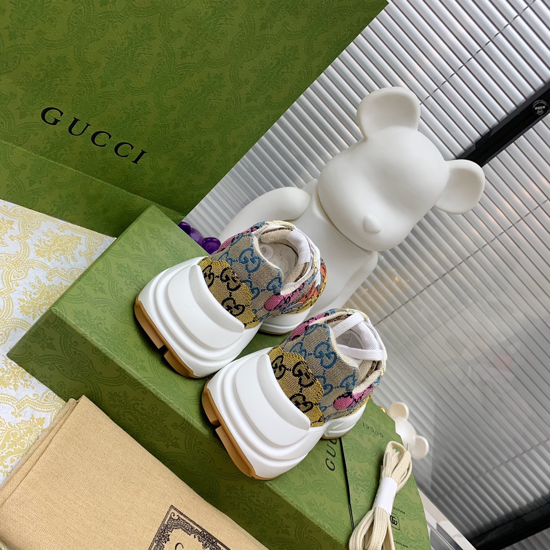 Gucci sneakers