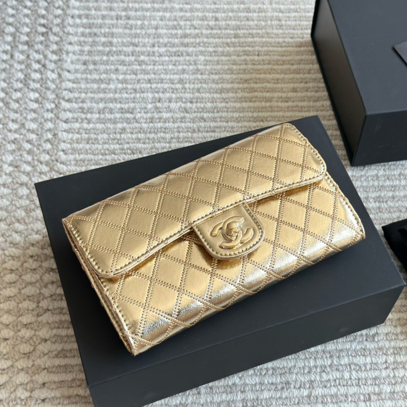 New Chanel woc Cross shoulder chain bag