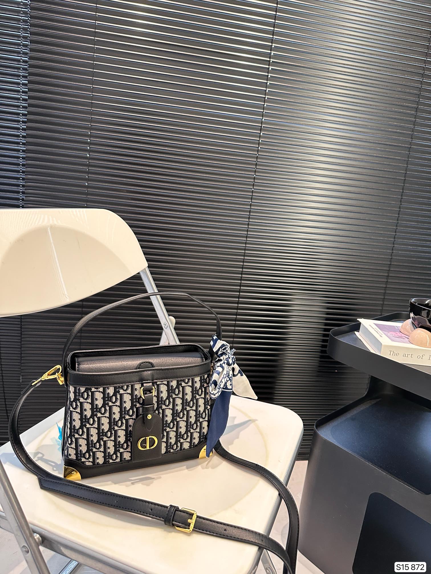 Replica Dior 30 Montaigne Bag