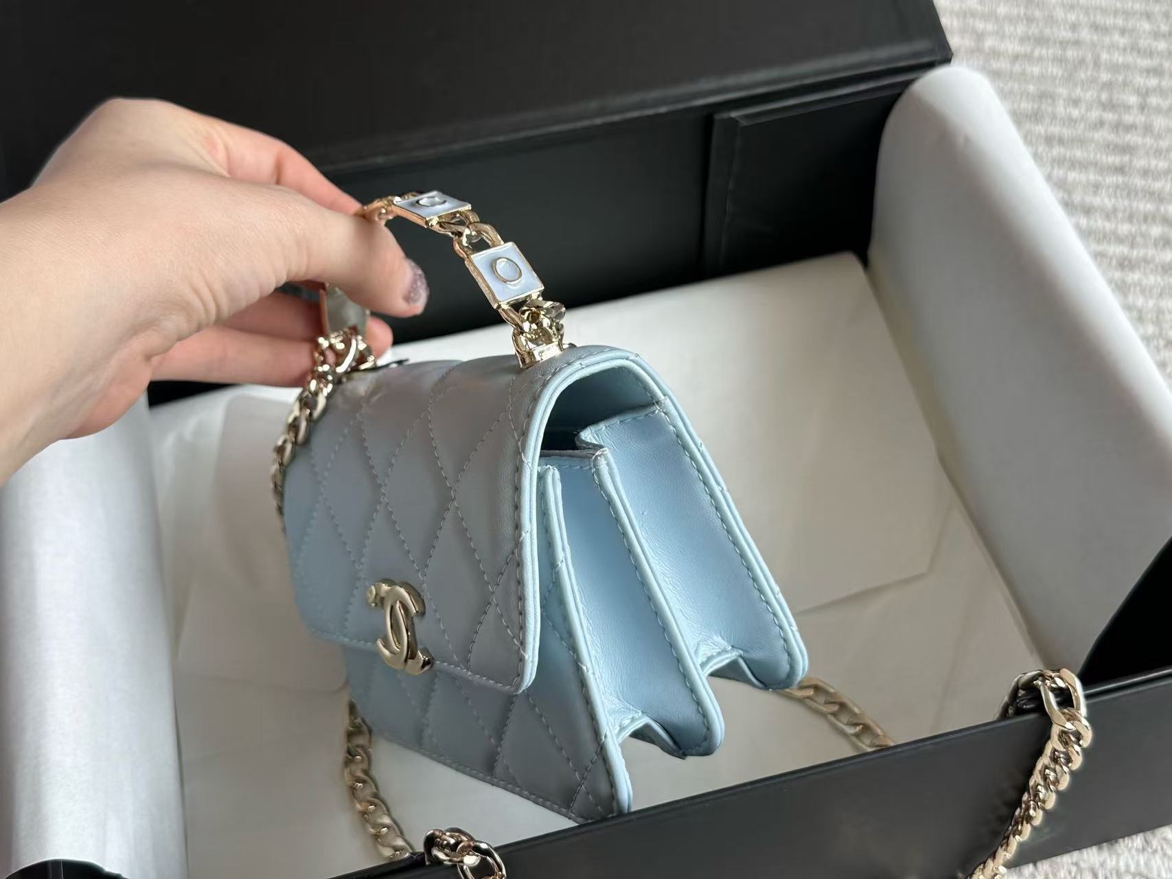 Chanel 22s enamel handle bag