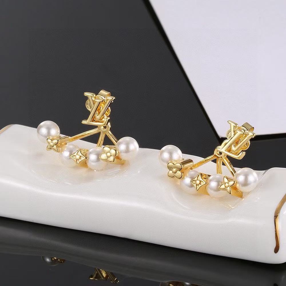 LV letter flower stud earrings