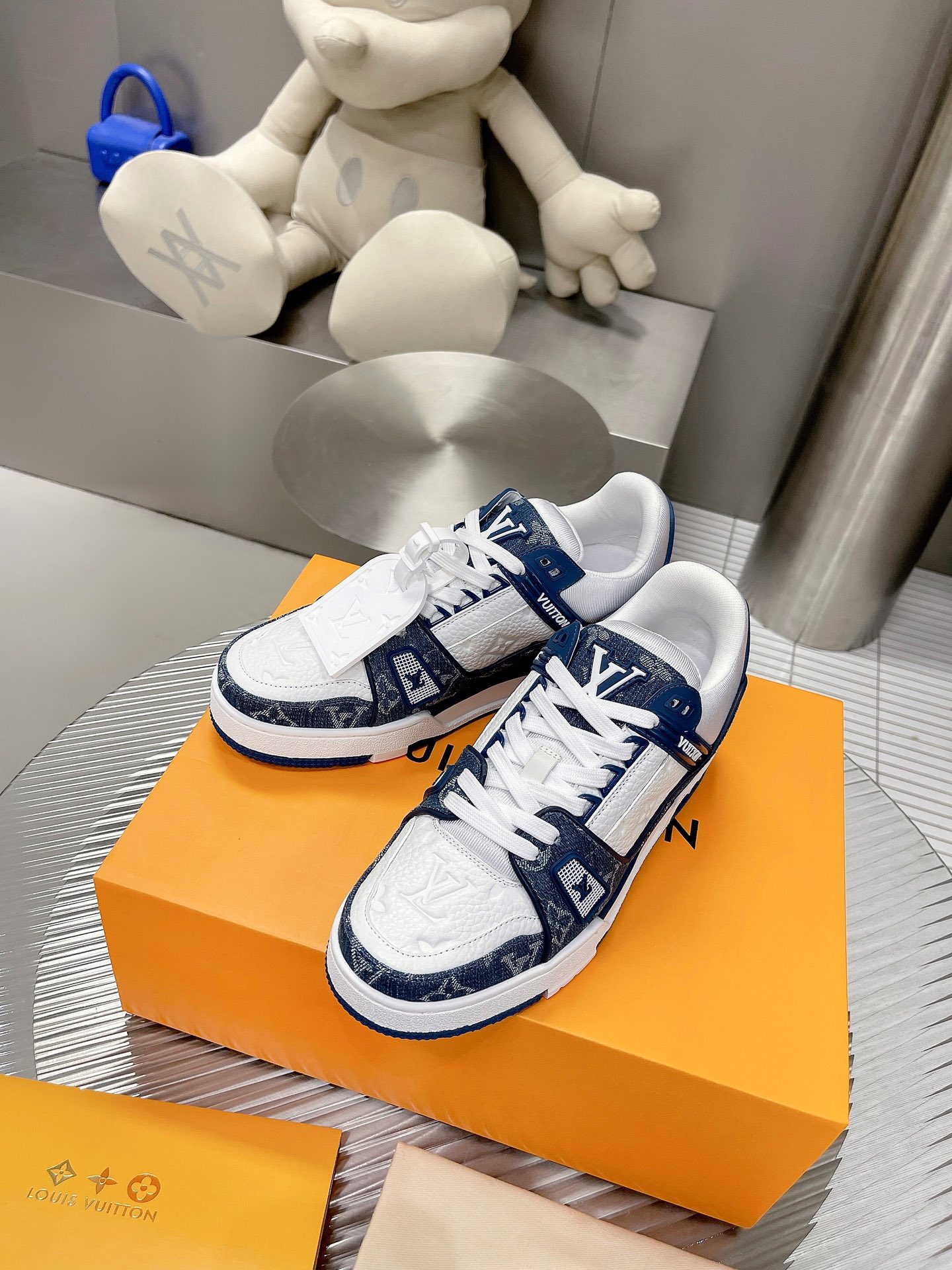 LV trainer sneaker low