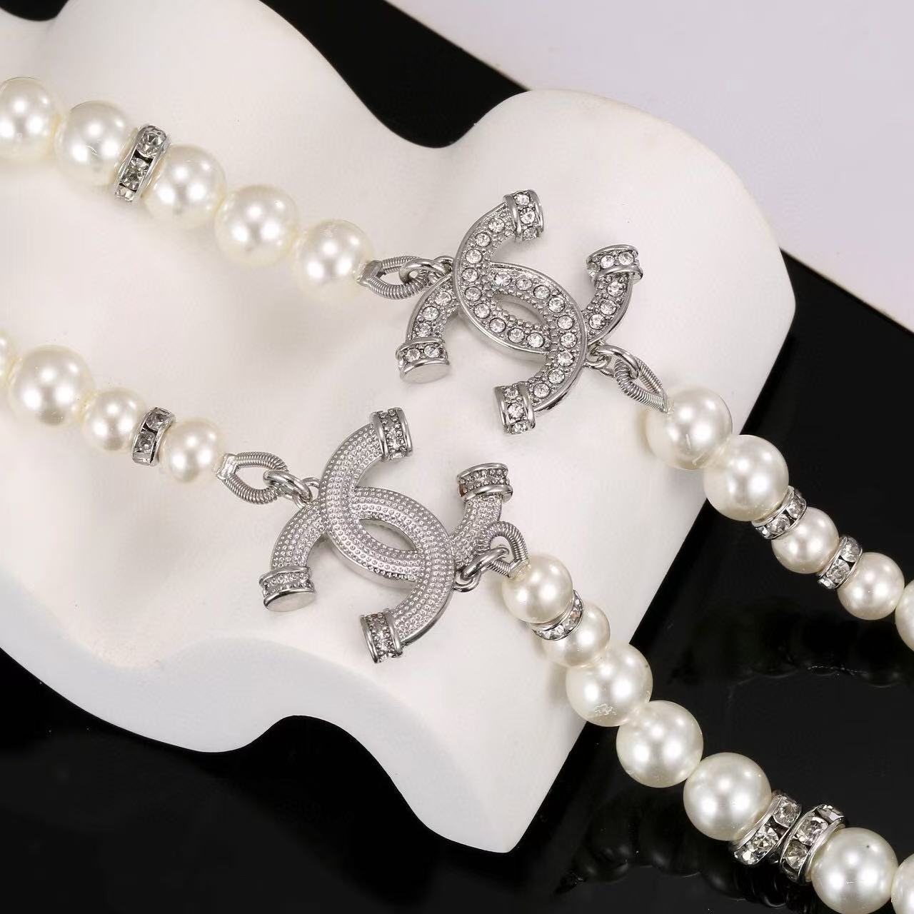 Chanel size pearl * diamond necklace