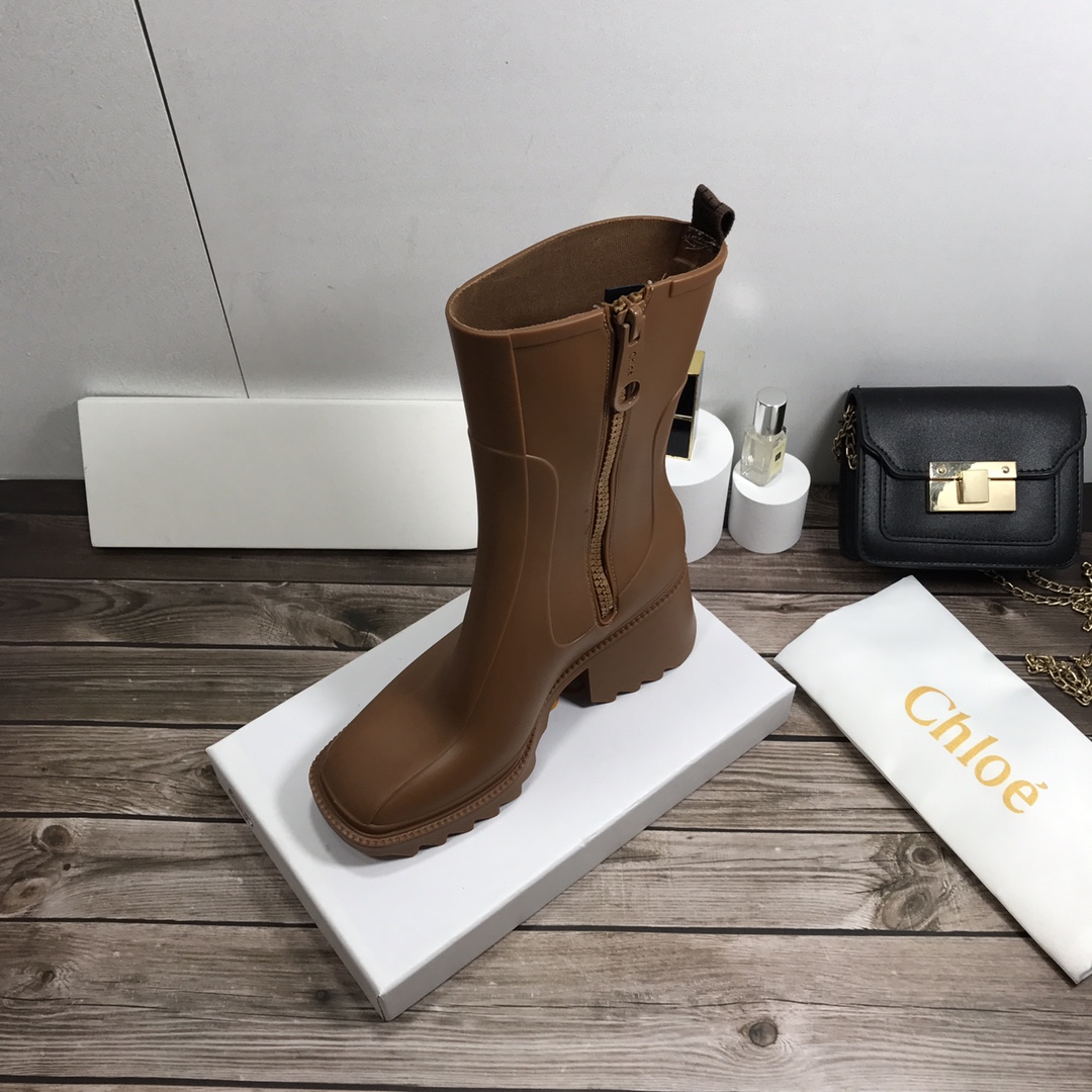 Chloe Lamb wool short boots