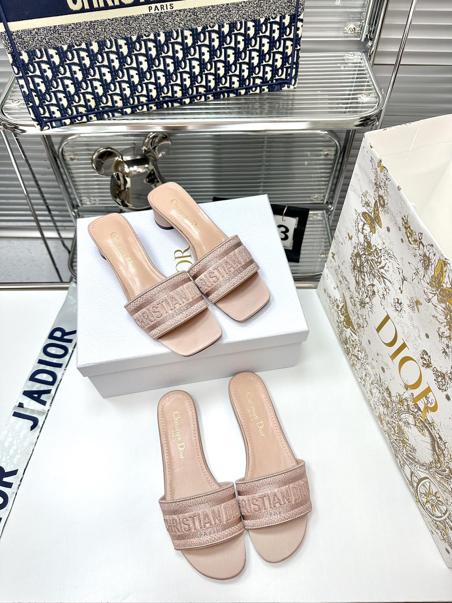 Replica Dior Embroidery collection of flip-flops