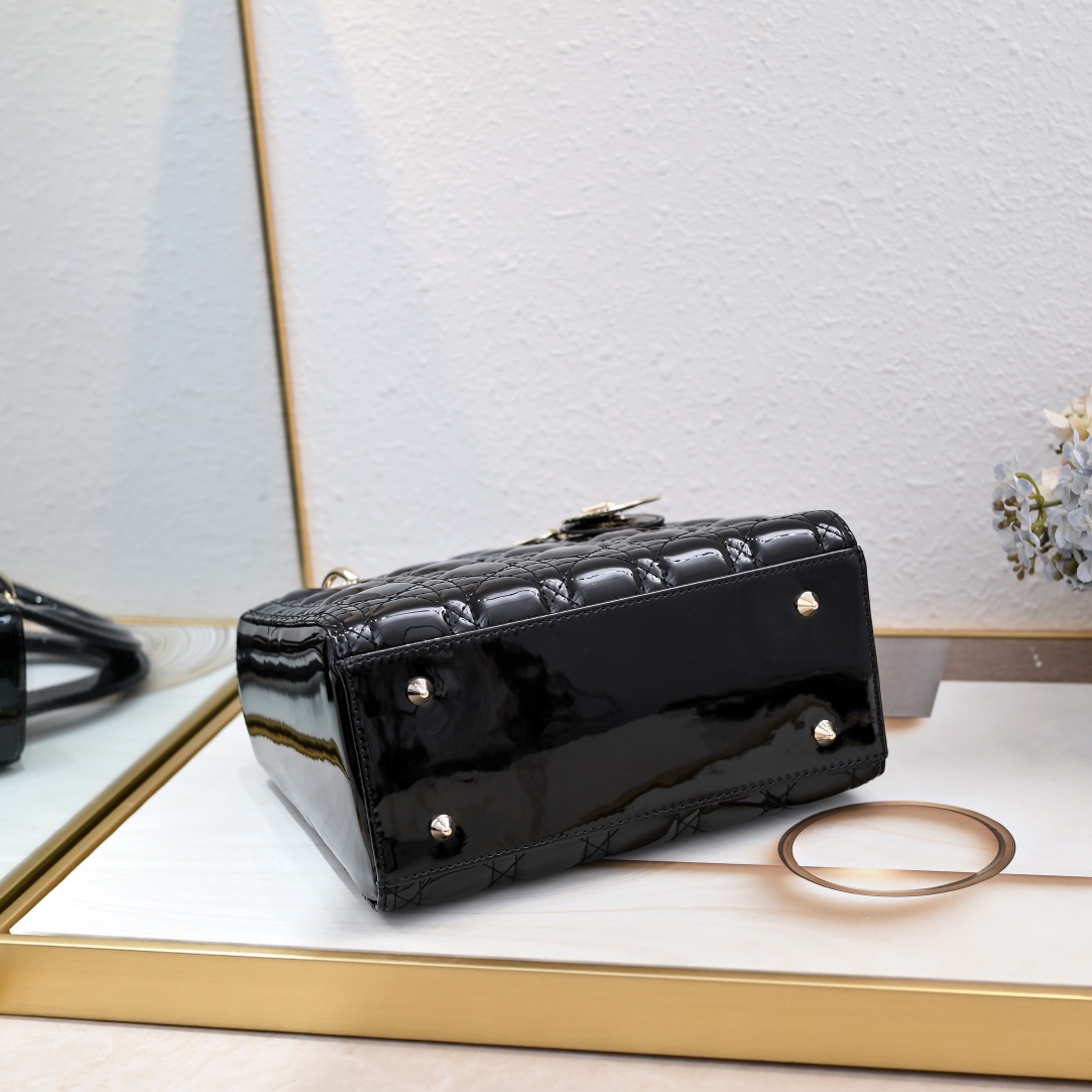 Dior new lady Diana bag