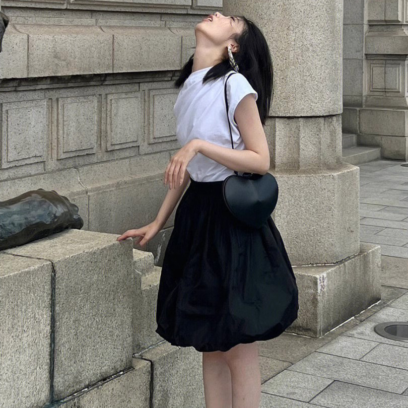 Replica ALAIA Le Coeur heart-shaped leather cross-body bag