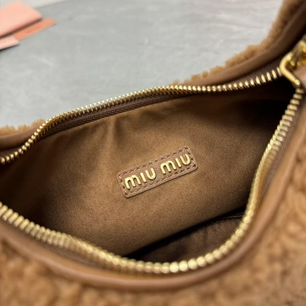 miumiu wander hobo armpit bag