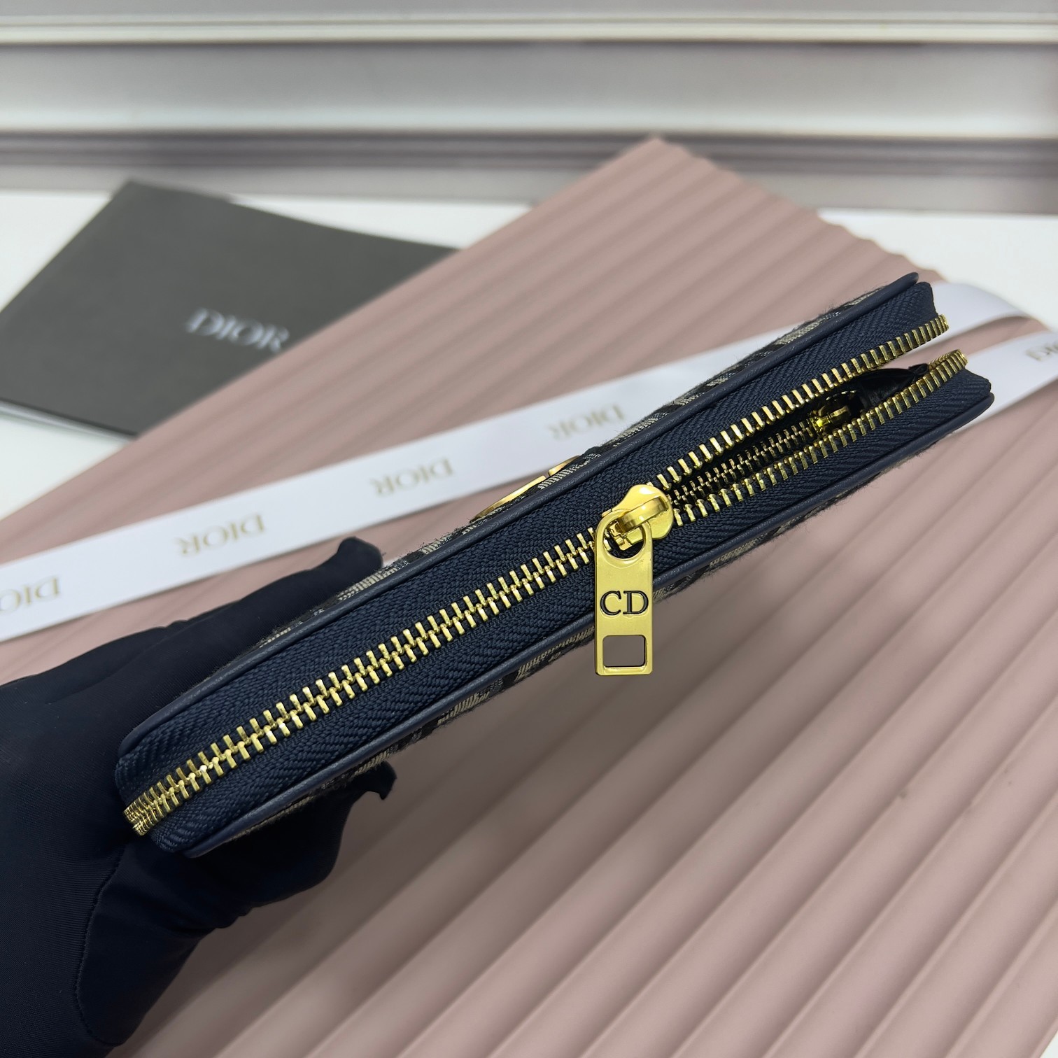 Replica Dior 30 Montaigne Voyageur Slim Wallet