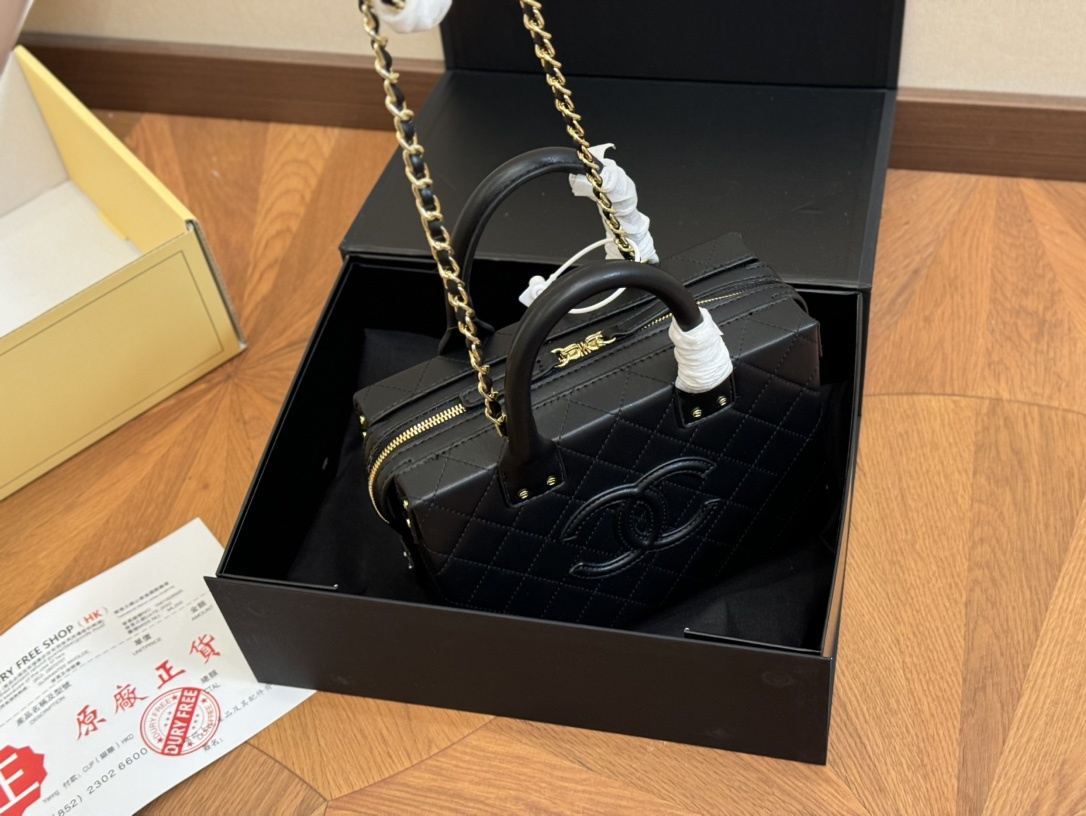 Replica Chanel Autumn/Winter makeup box