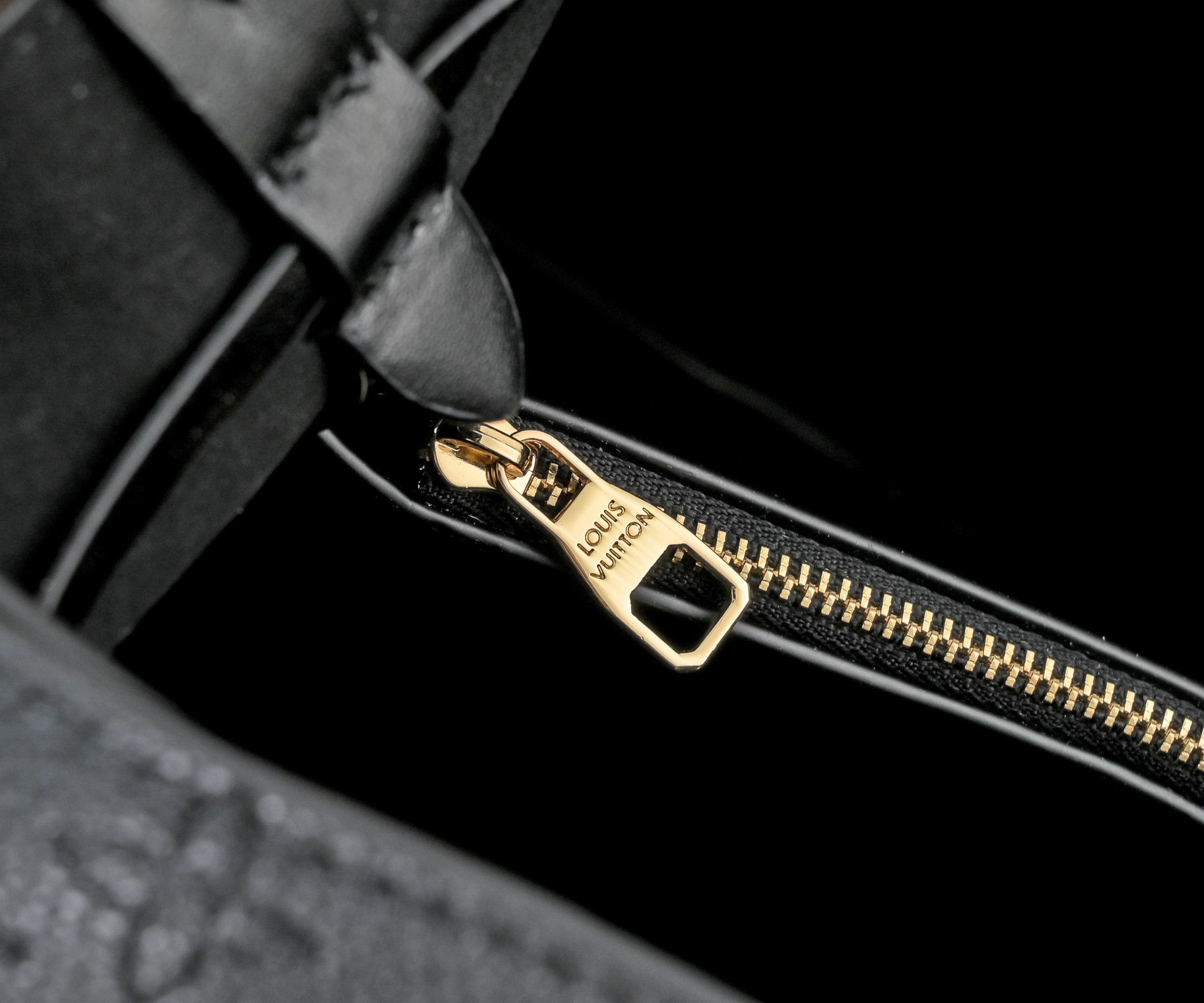 LV Neonoe Monogram Bucket bag