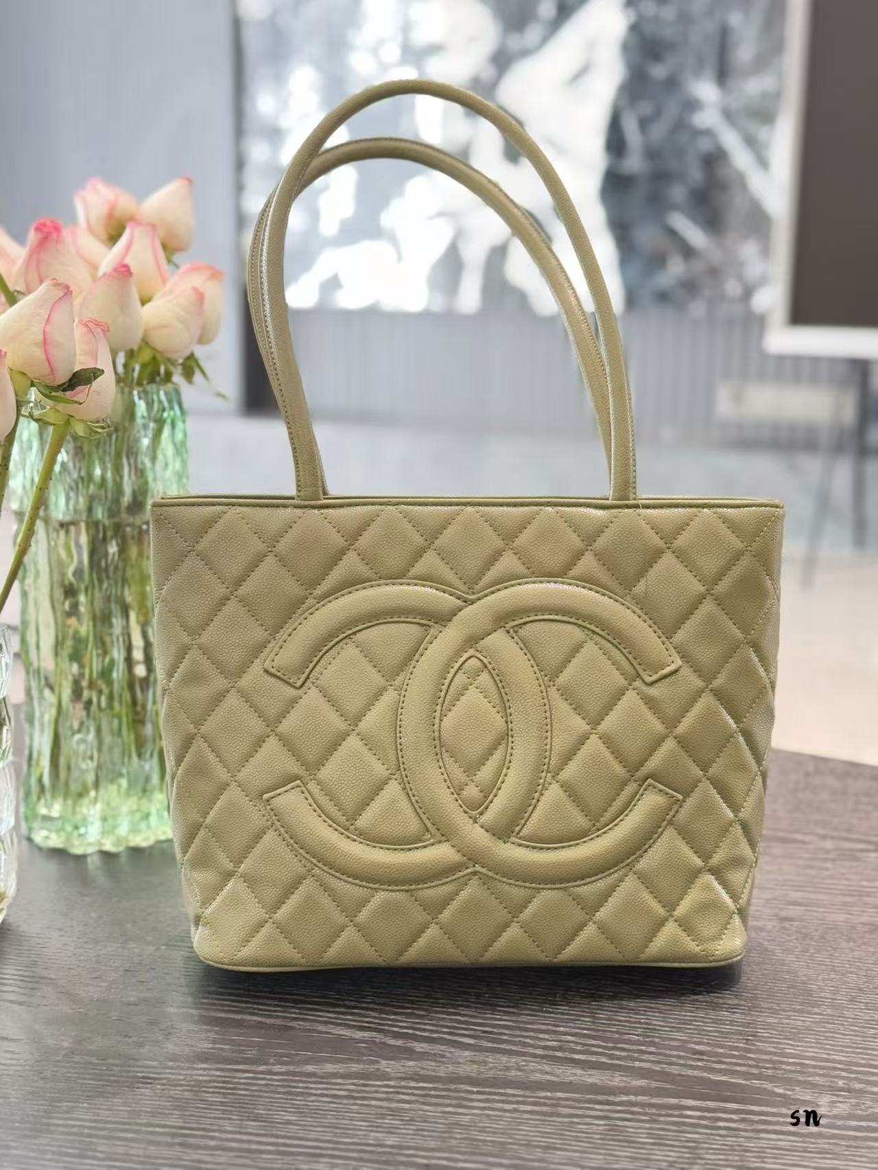 Vintage Chanel Hilton handbag