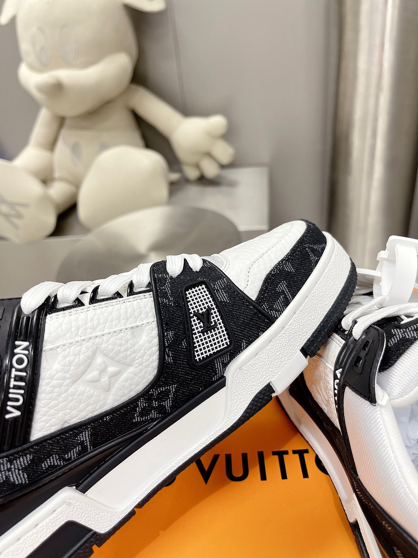 LV trainer sneaker low