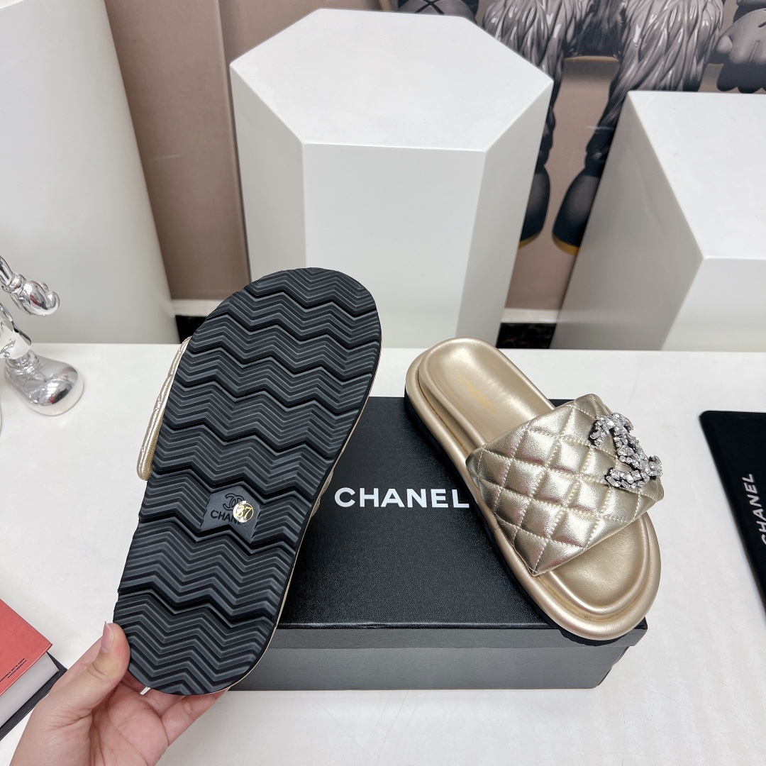 Chanel classic popular beach sandals series