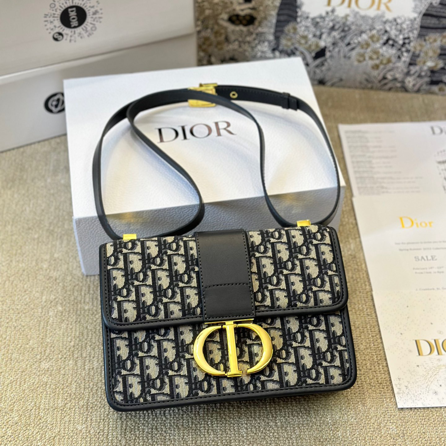 Dior Montaigne chain shoulder bag