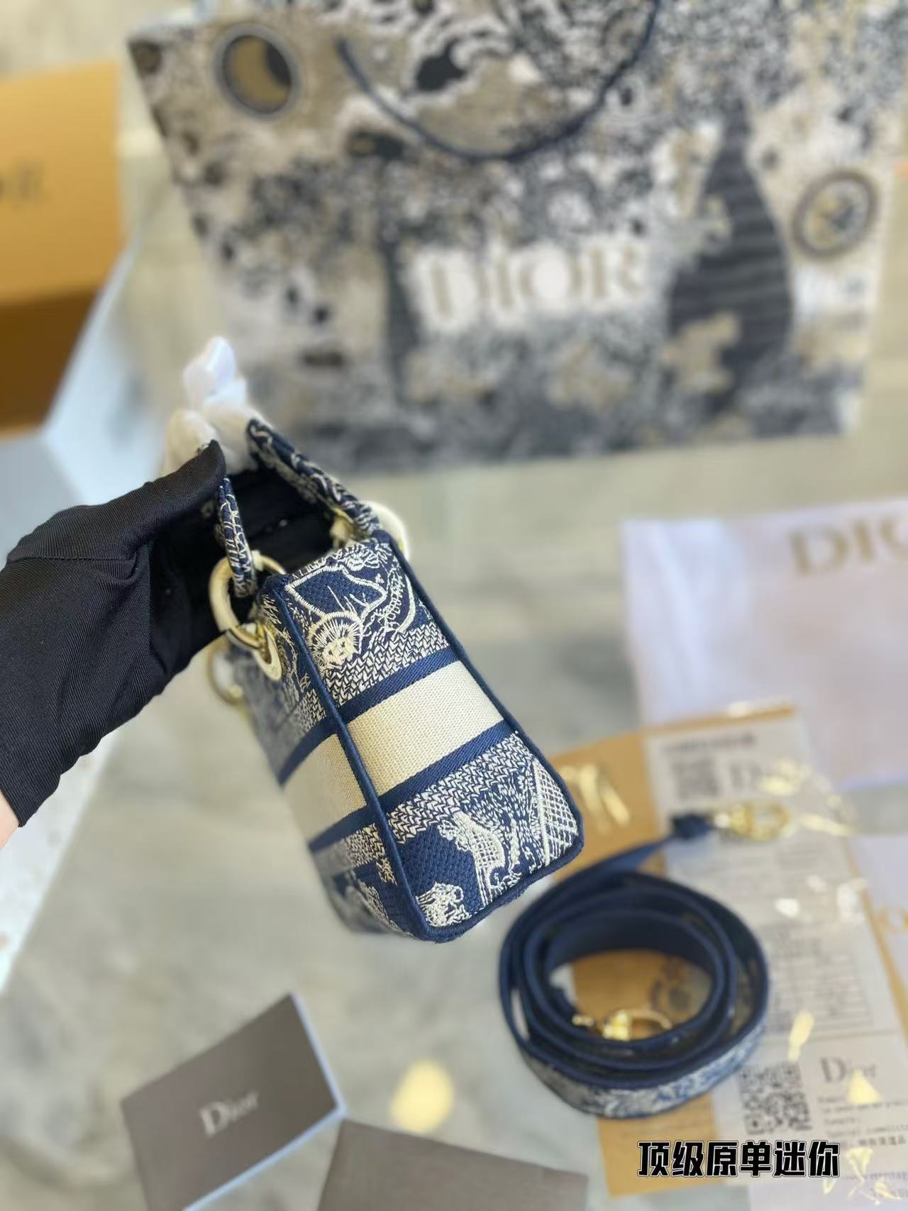 DiorLady-Life Constellation Embroidery Limited edition bag