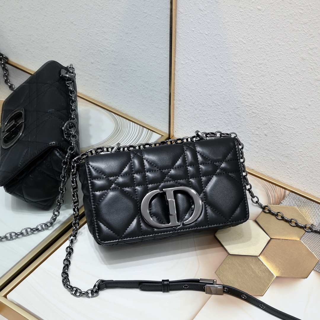 Dior Grid pattern chain crossbody shoulder bag