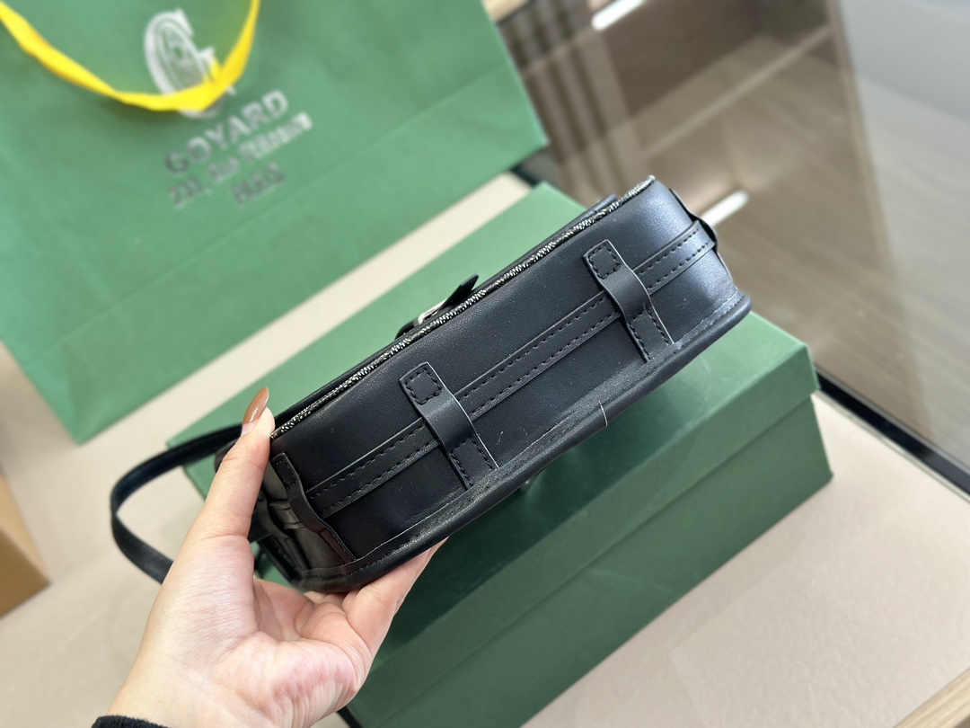Goyard saddle bag