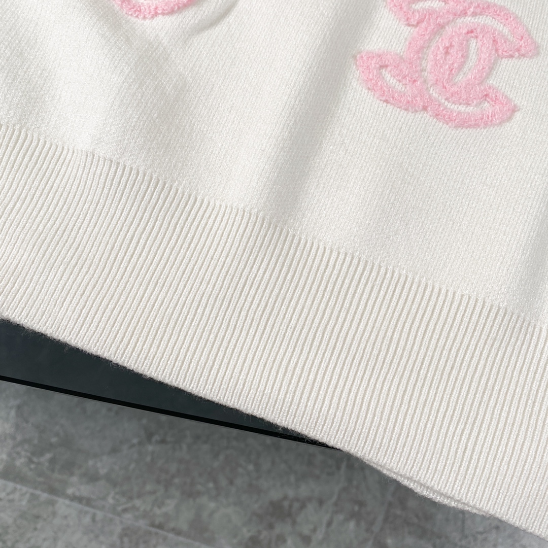 Chanel round neck knitted pullover sweater