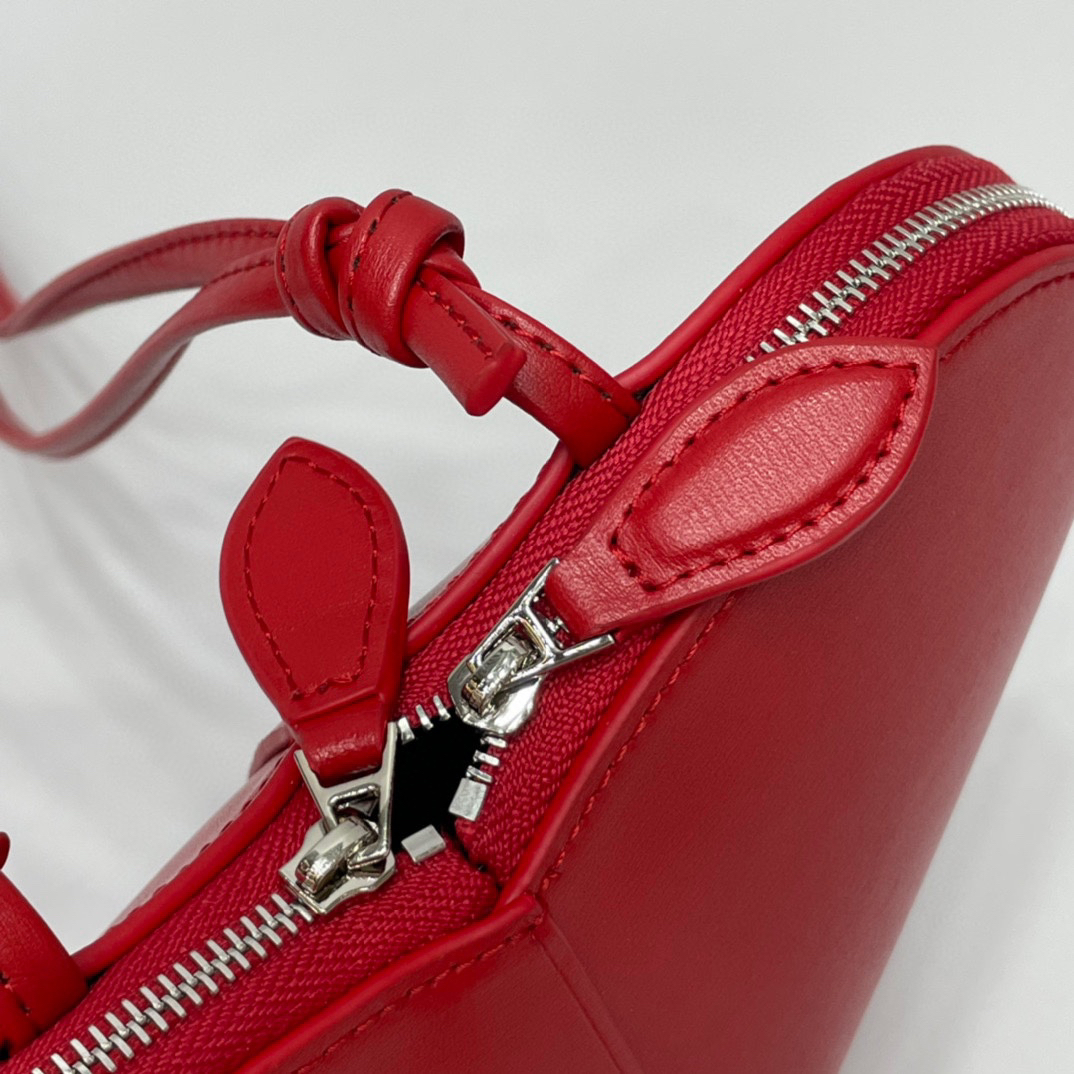 Replica ALAIA Le Coeur heart-shaped leather cross-body bag
