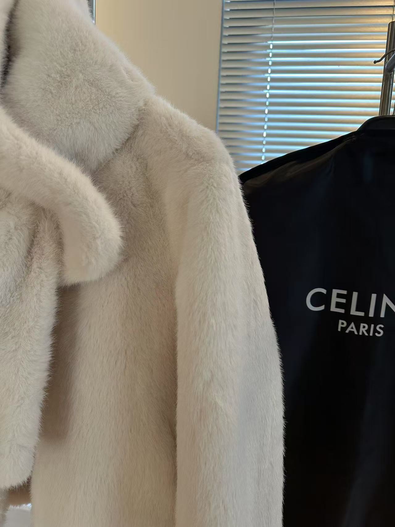 Celine neck fur