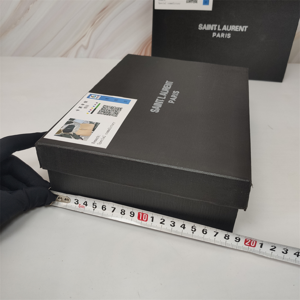 Replica Saint Laurent Cassandra  Le 5 à 7 Hobo Bag