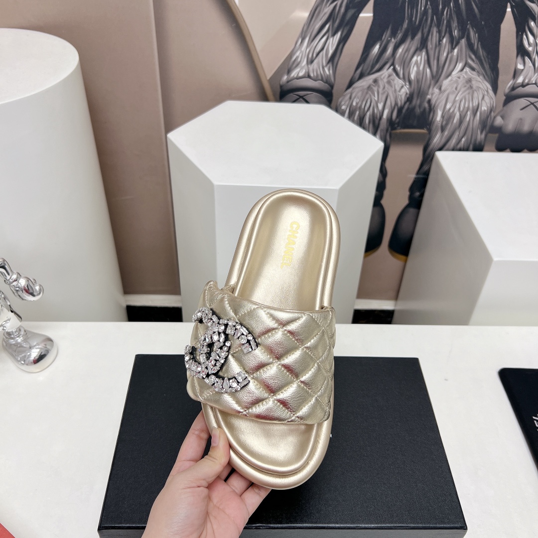 Chanel classic popular beach sandals series