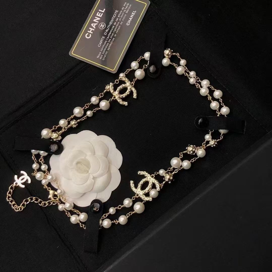 Chanel pearl necklace