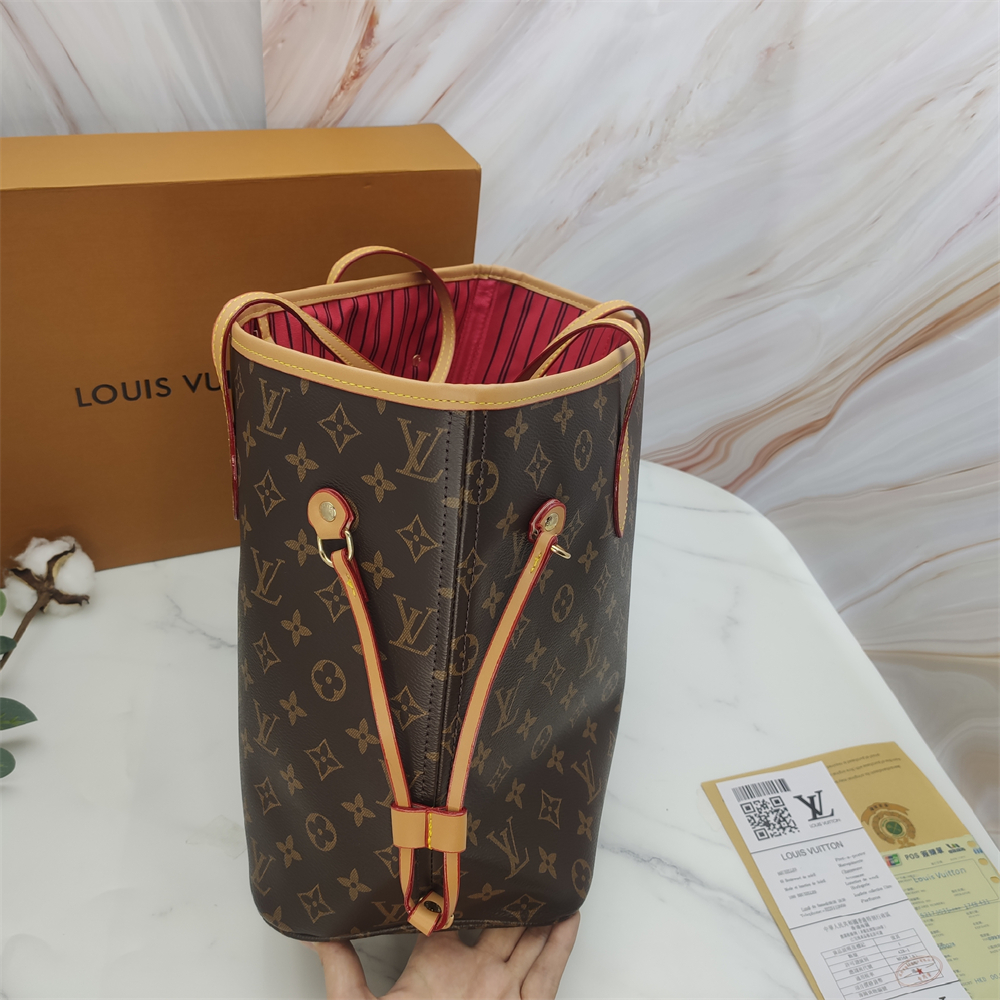 LOUIS VUITTON Monogram Neverfull MM Tote Bag