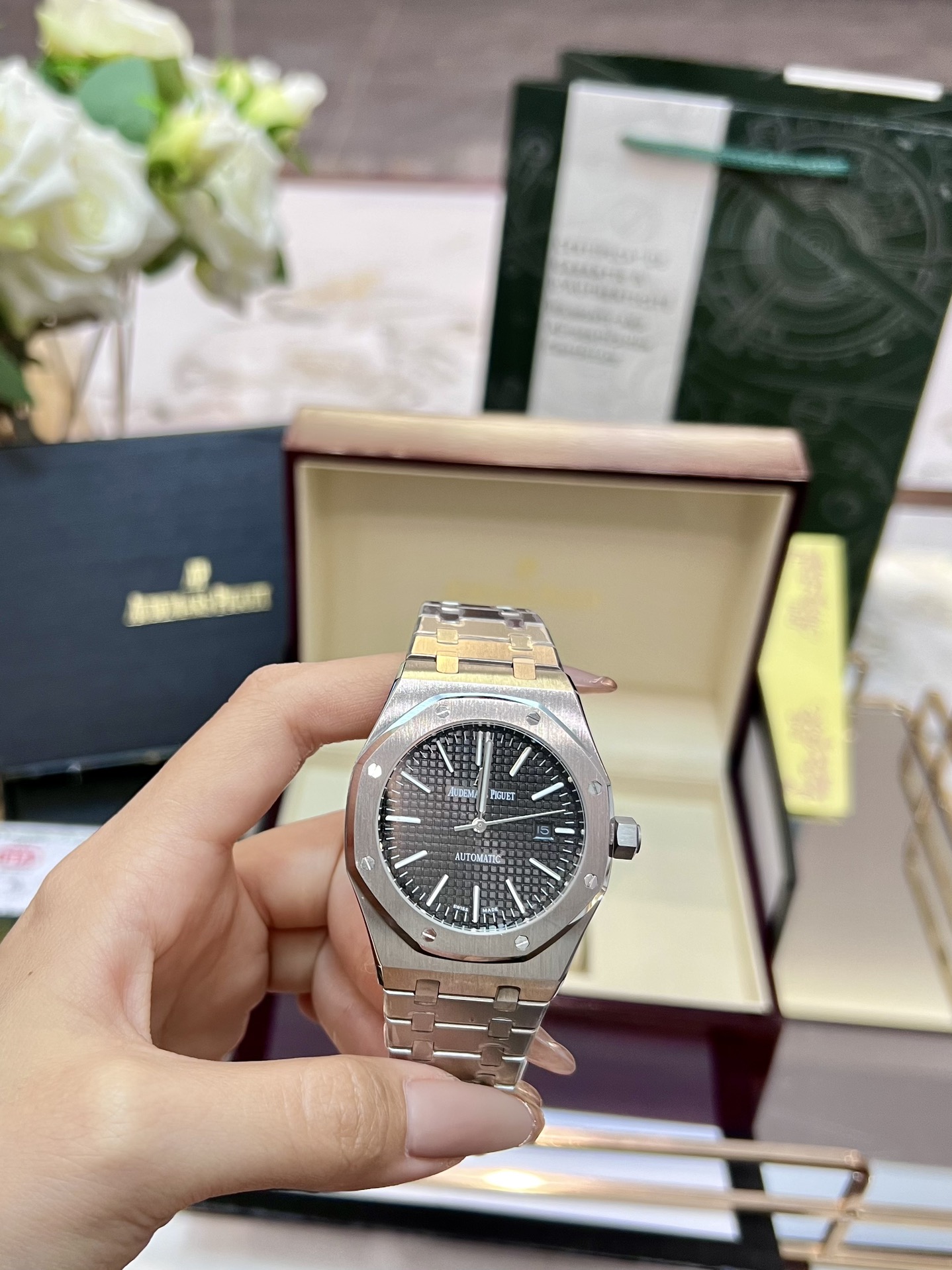 Replica Audemars Piguet Royal Oak Grey