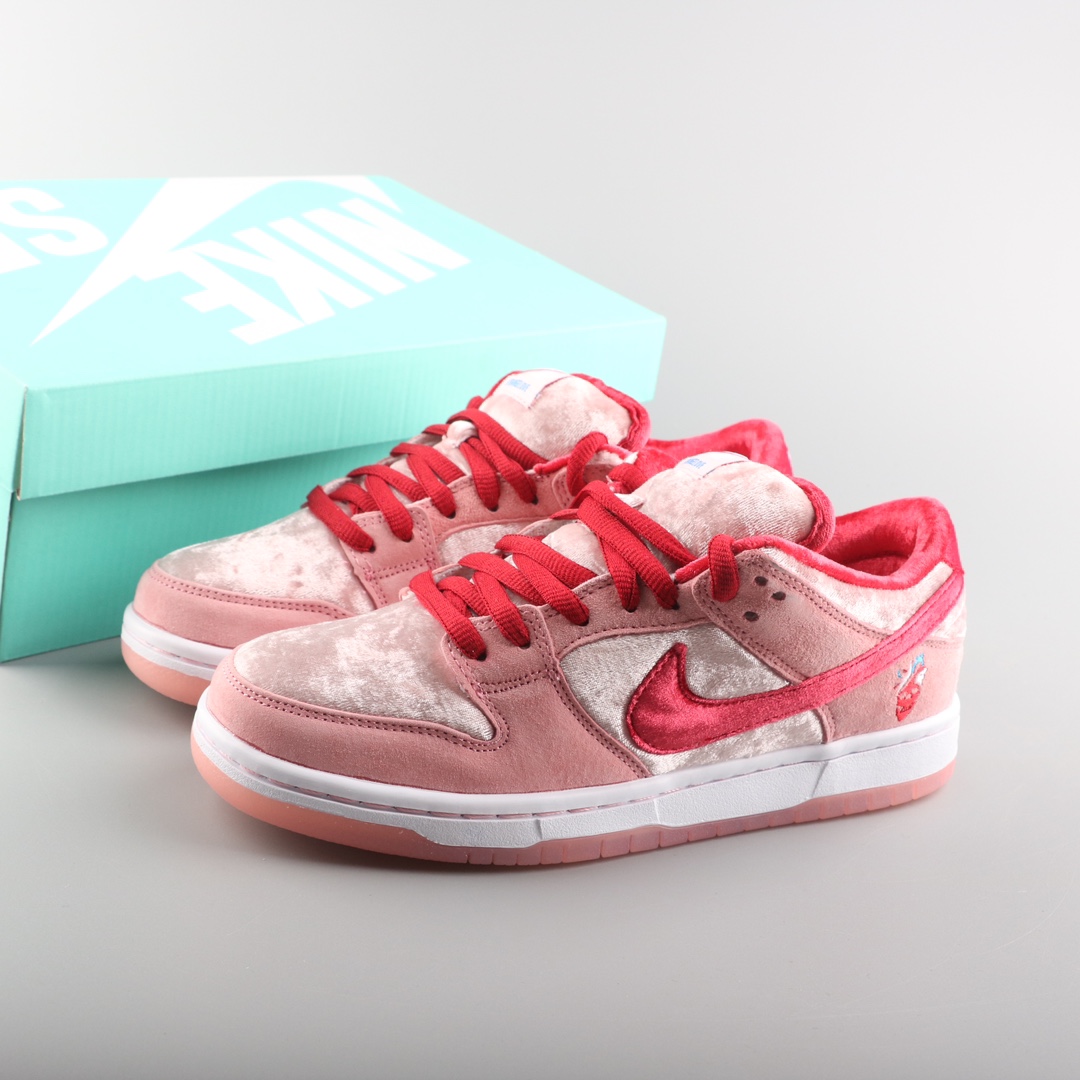 Replica Designer Nike SB Dunk Sneakers