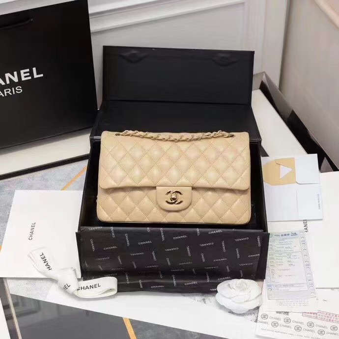 chanel chain bag-golden logo