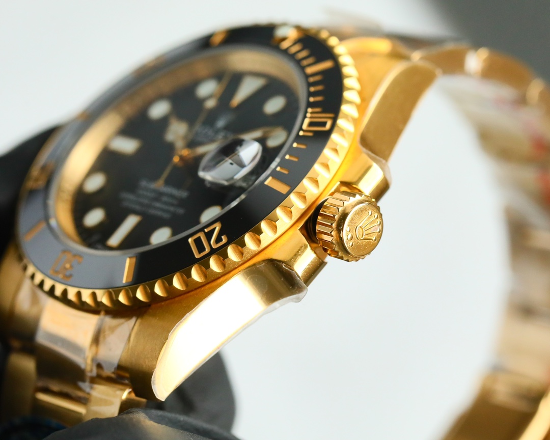 Replica Rolex Submariner Date 40 Dial Yellow Gold Watch