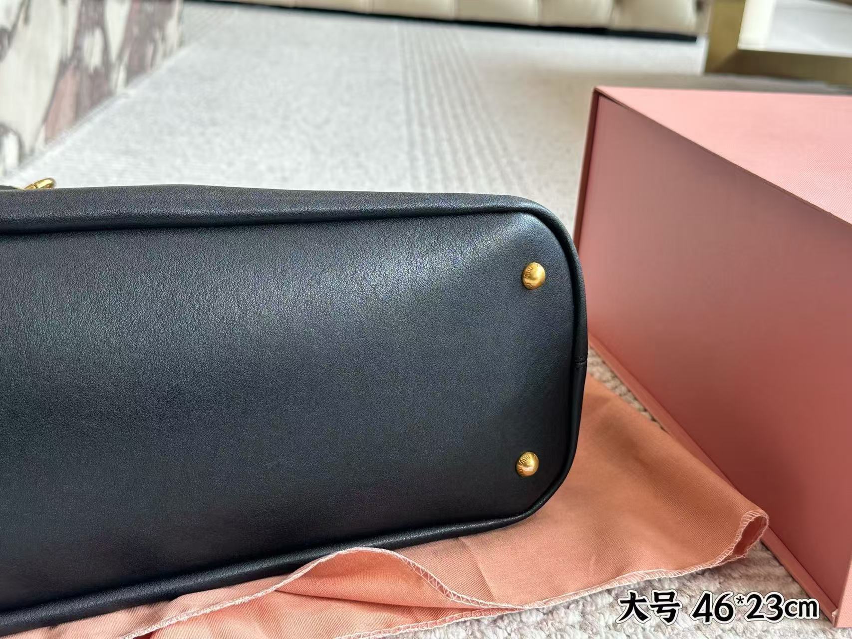 MIUMIU Aventure shell bag