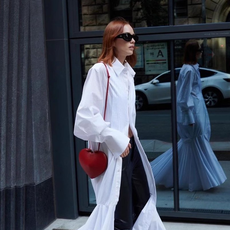 Replica ALAIA Le Coeur heart-shaped leather cross-body bag