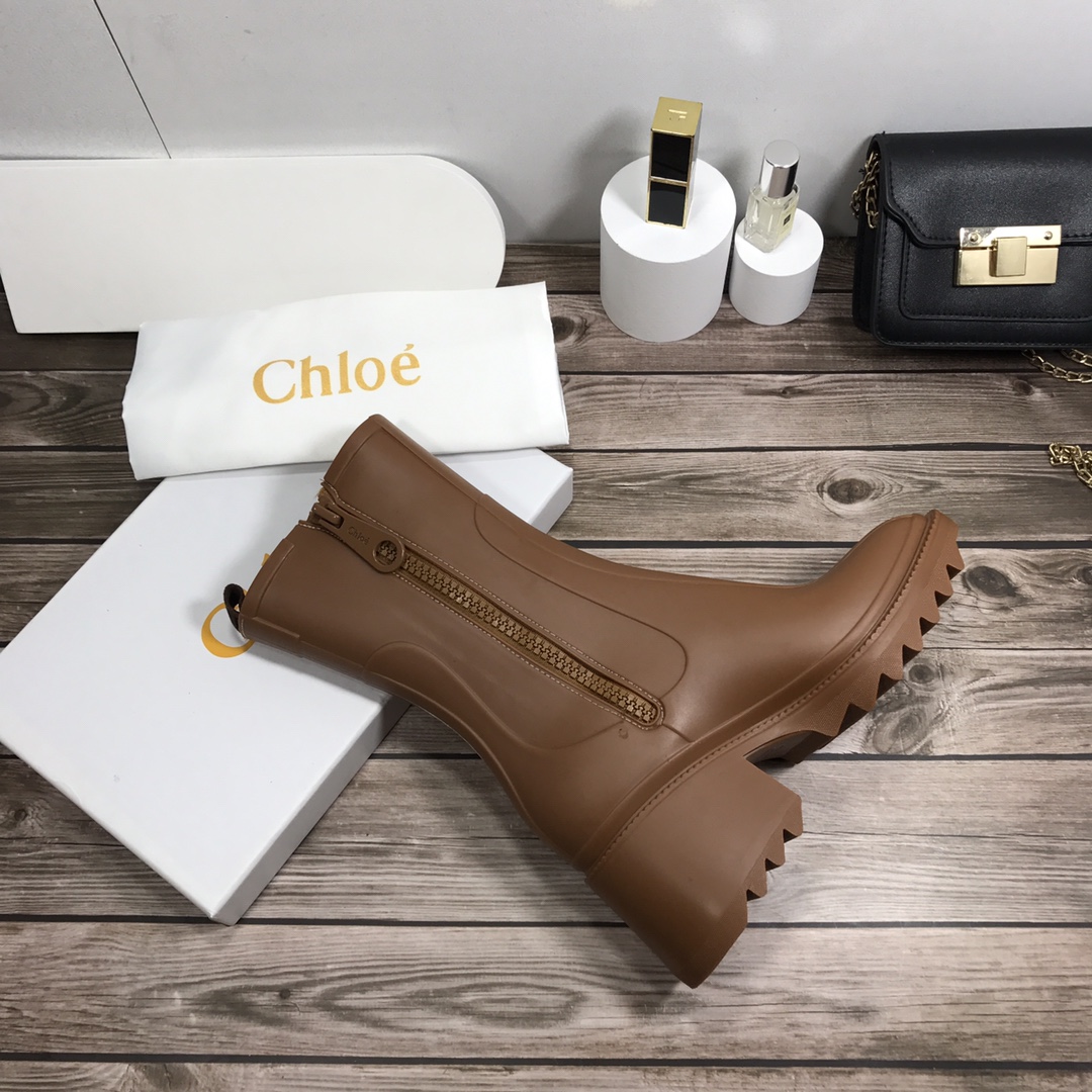 Chloe Lamb wool short boots