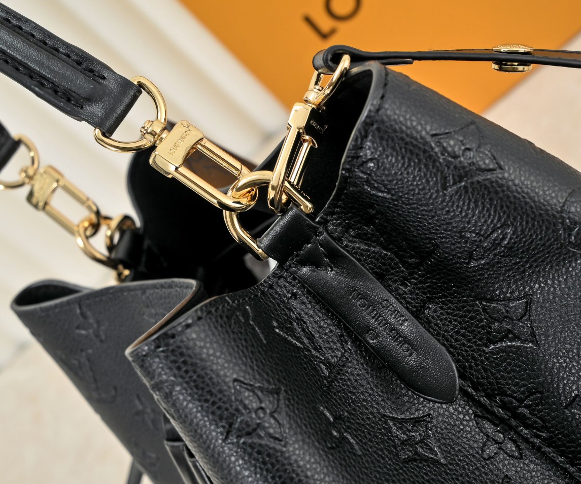 LV Neonoe Monogram Bucket bag