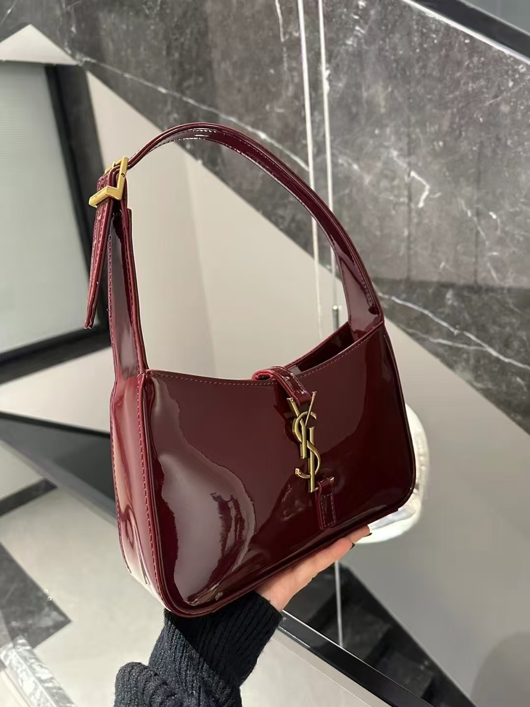 YSL HOBO Patent leather armpit bag