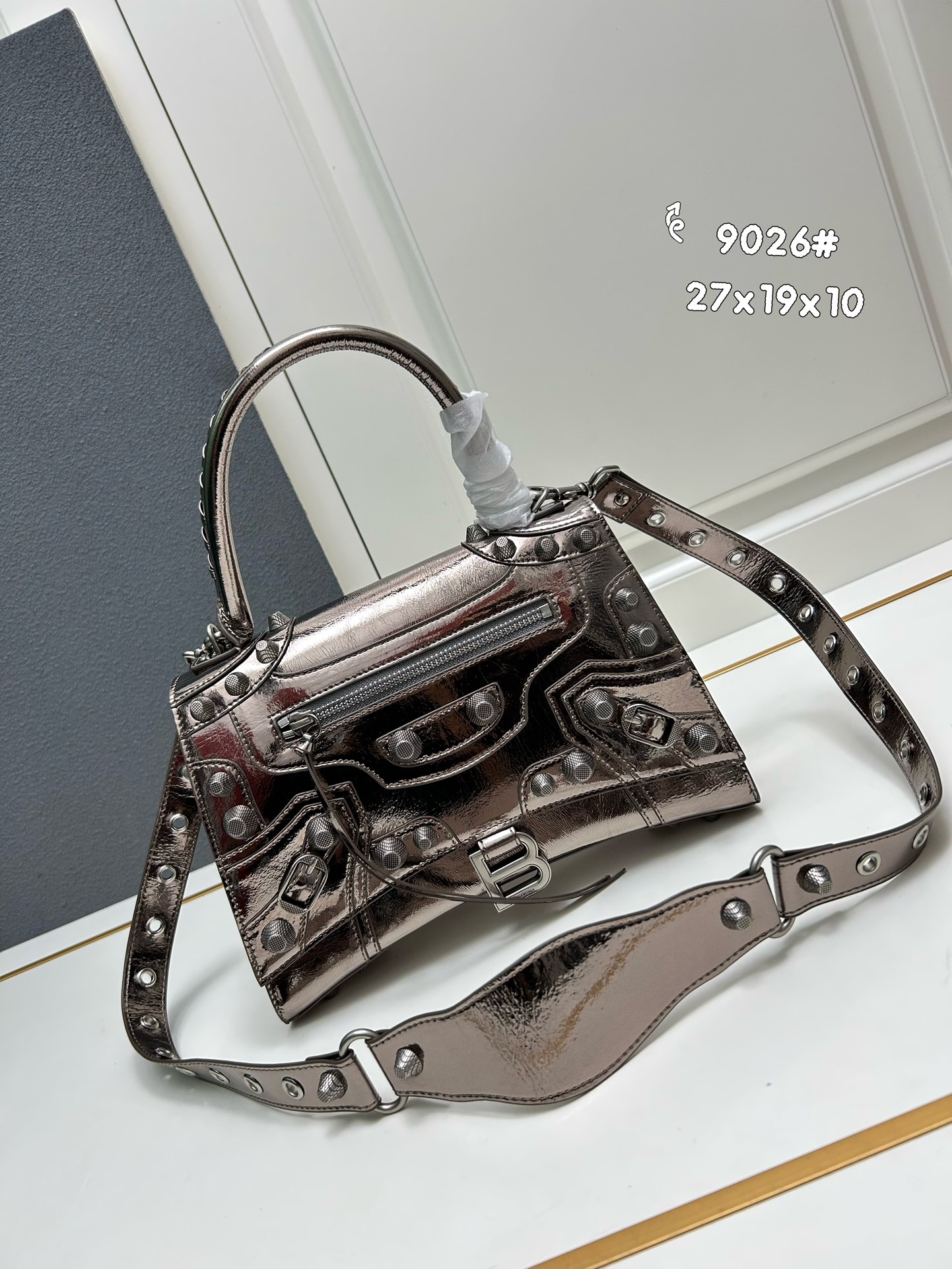 Balenciaga Hourglass LeCagole shoulder bag