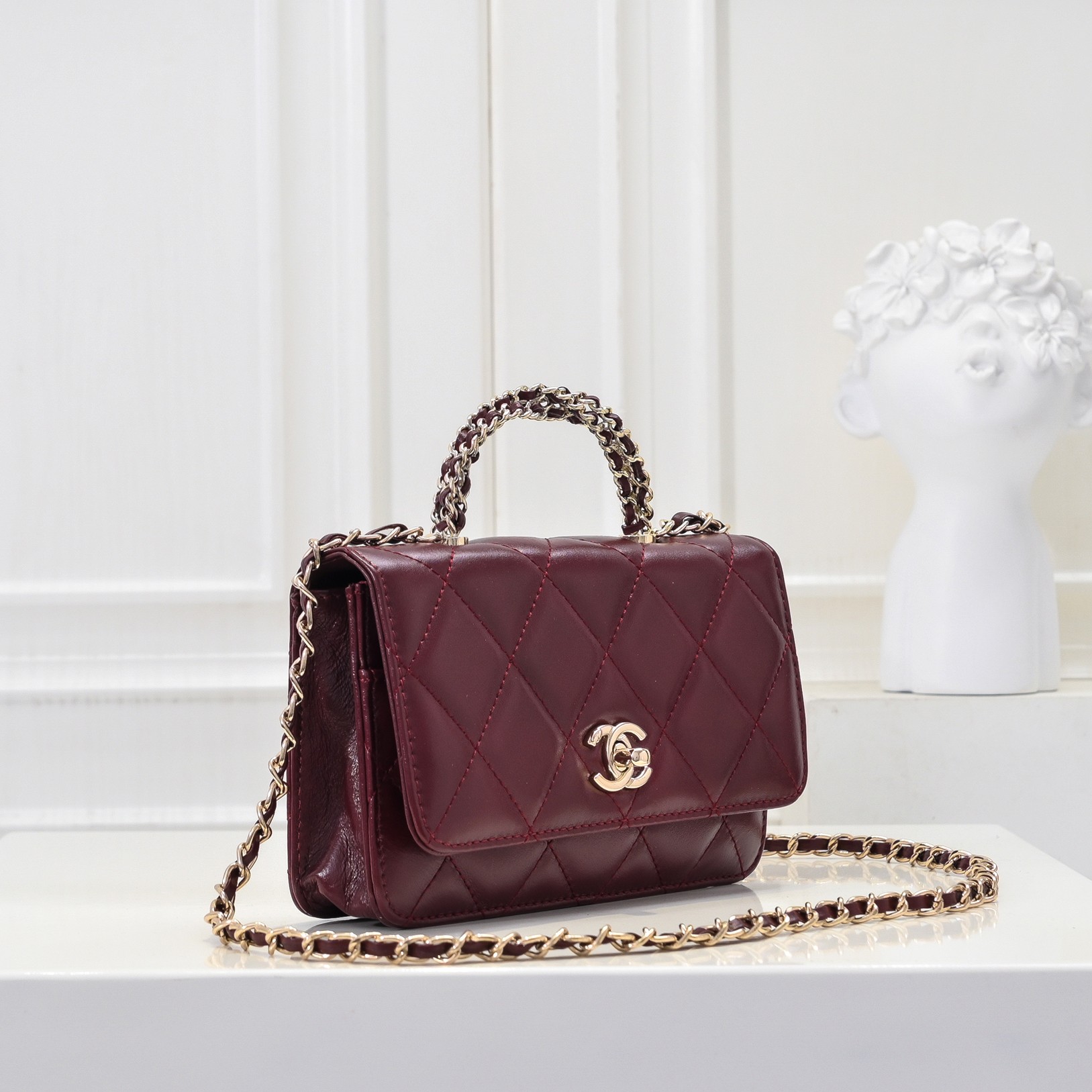 Chanel 24B woc chain bag