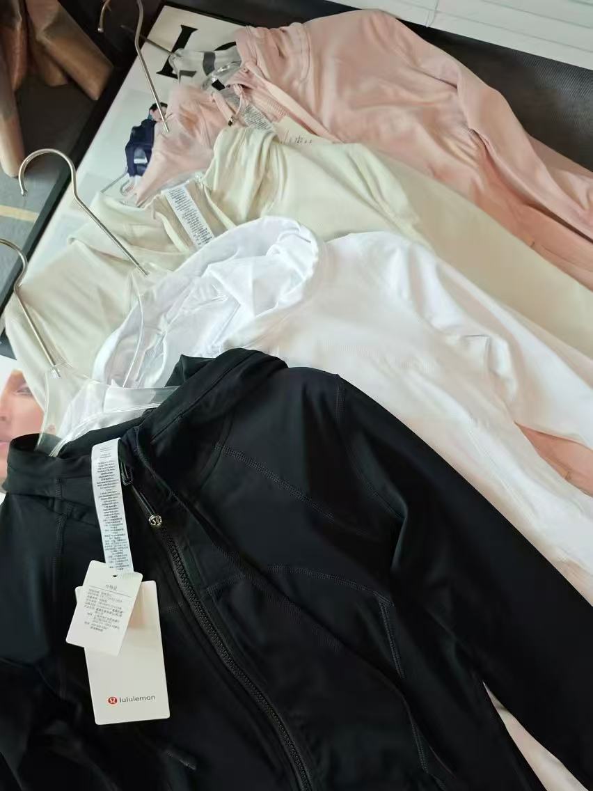 Lululemon define hooded yoga wear