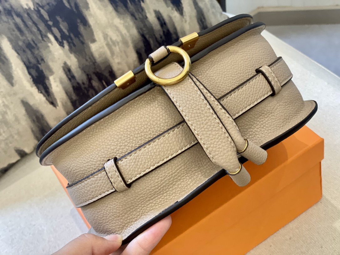 Replica CHLOE'   MARCIE Marcie Small leather shoulder bag with logo engraving