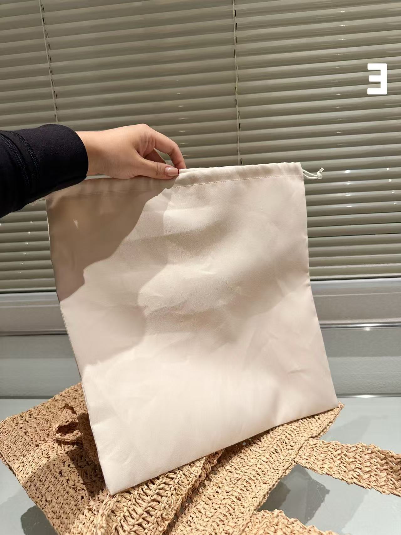 Miumiu 2-in-1 straw bag