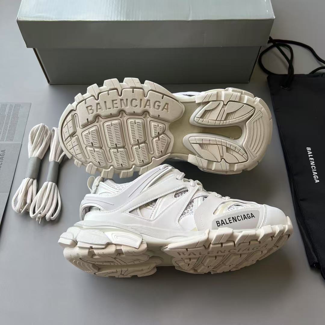 Balenciaga Track 2.0  Autdoor Sneakers
