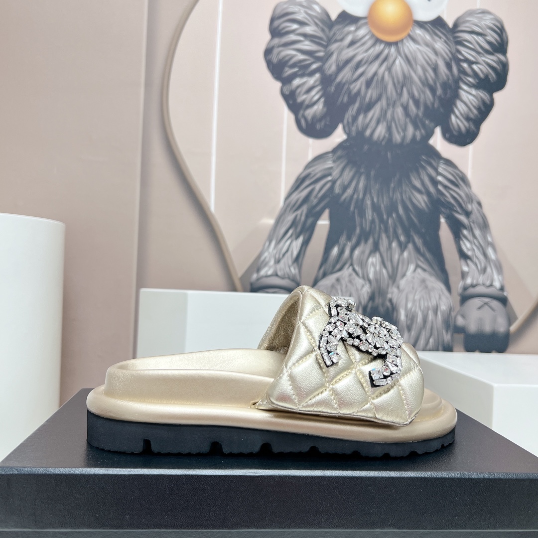 Chanel classic popular beach sandals series