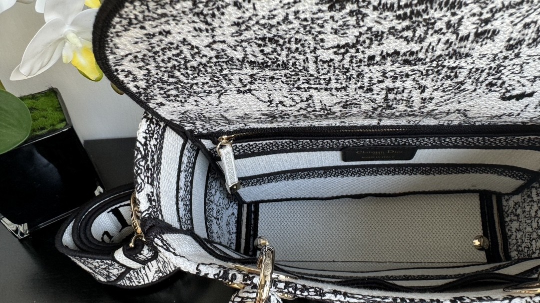 Top Quality Medium Lady D-Lite Bag