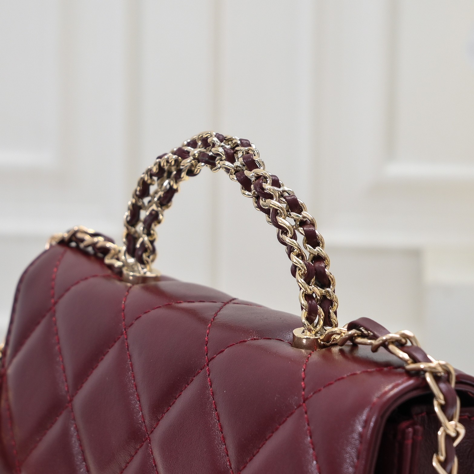 Chanel 24B woc chain bag