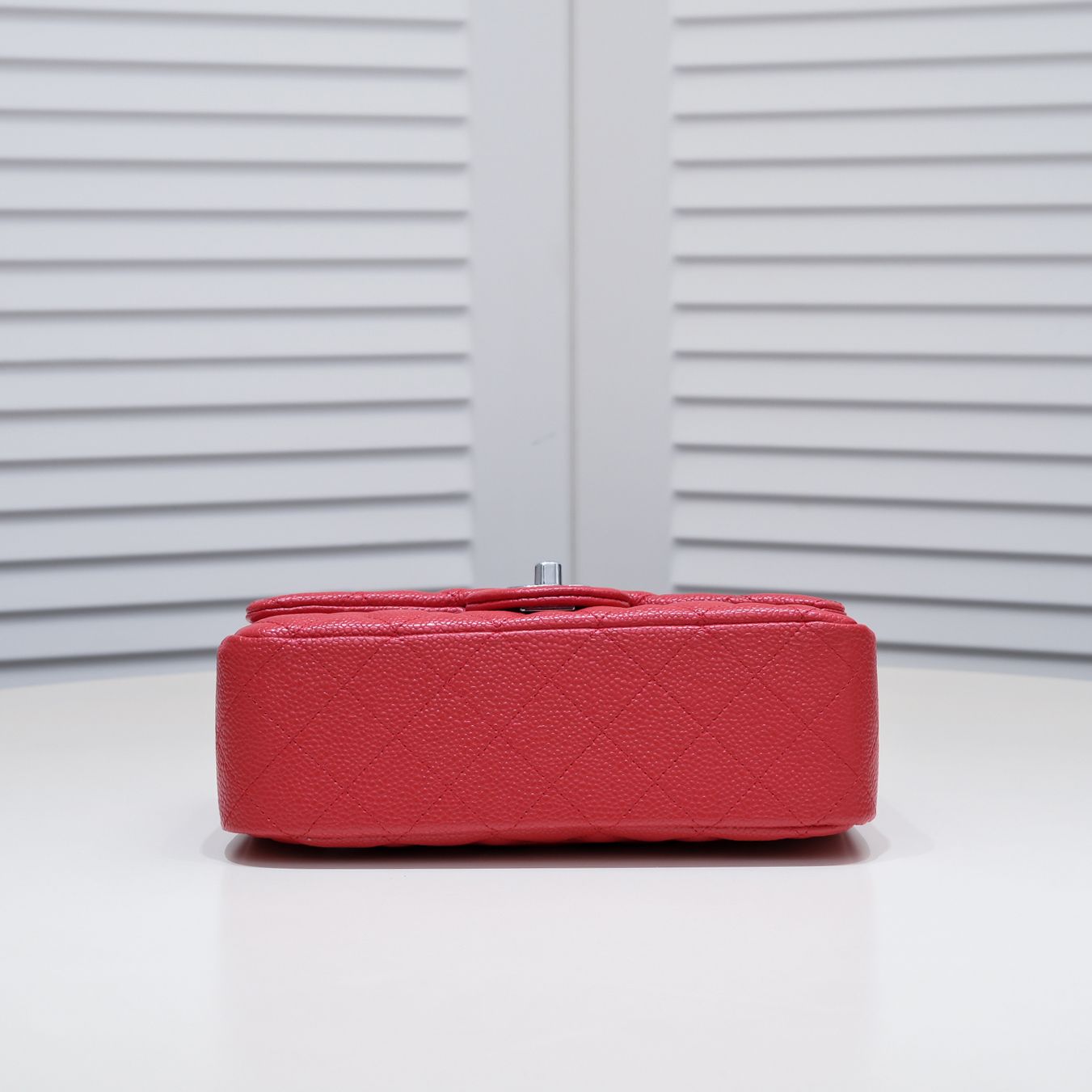 Chanel chain crossbody shoulder bag